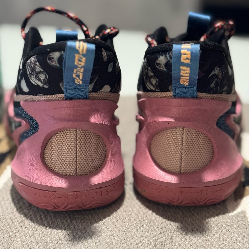 Nike Pink Athletic Shoes with Chunky Foam Midsole and Modern Design - Picture 2 of 2